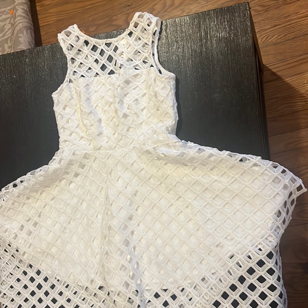 I’m selling this dress because I haven’t used it and it don’t fit me